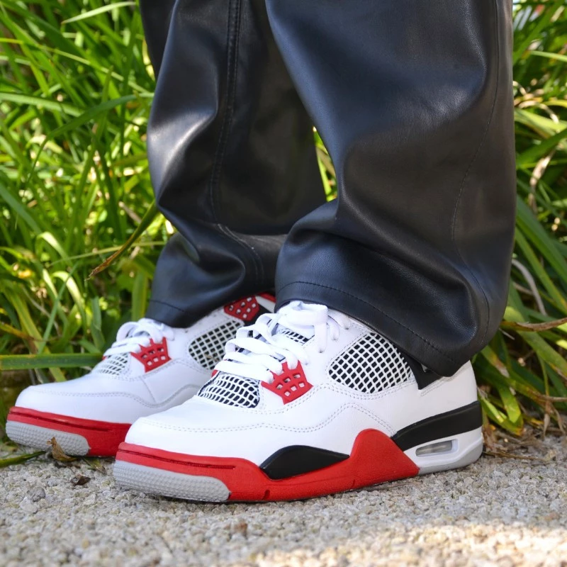 Jordan 4 popular Retro Fire Red