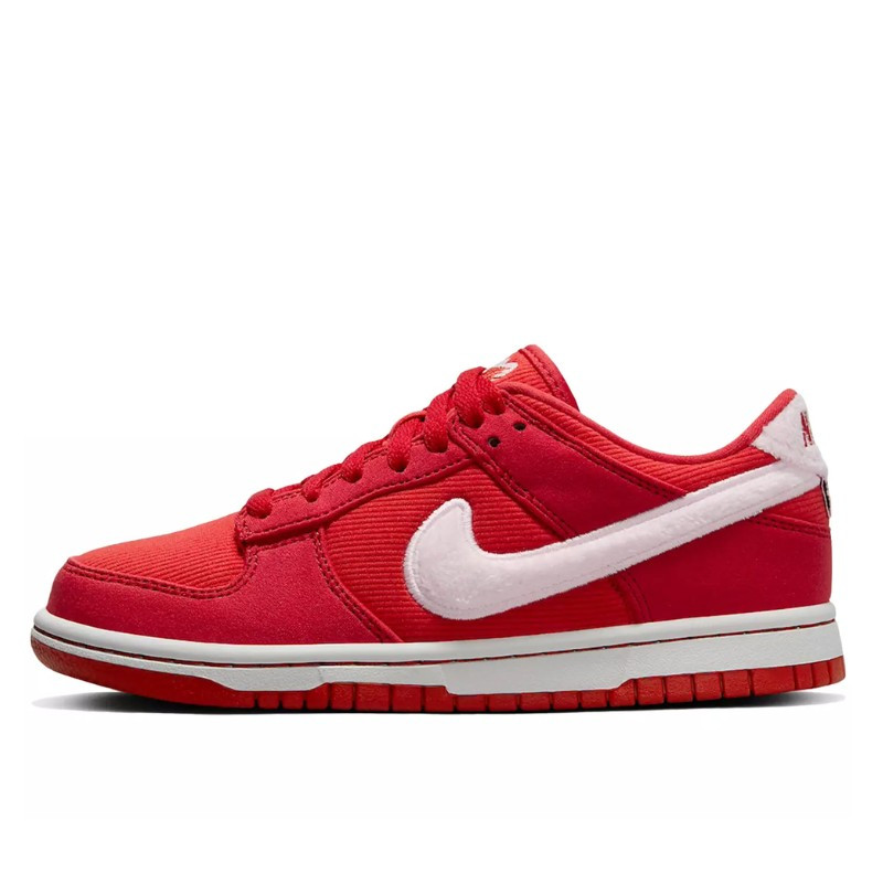 Nike Dunk Low Valentine's Day (2024) - 1