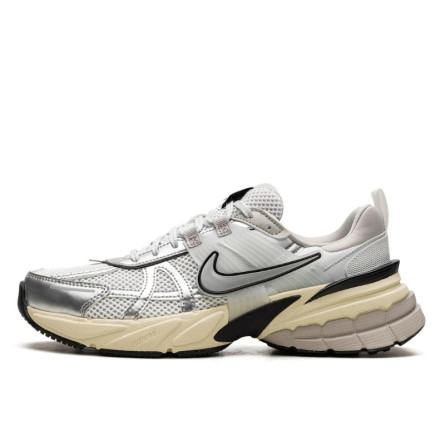 Nike V2K Run Summit White Metallic Silver - 1