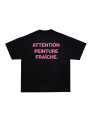 Camiseta negra rosa con advertencia de pintura húmeda - 2