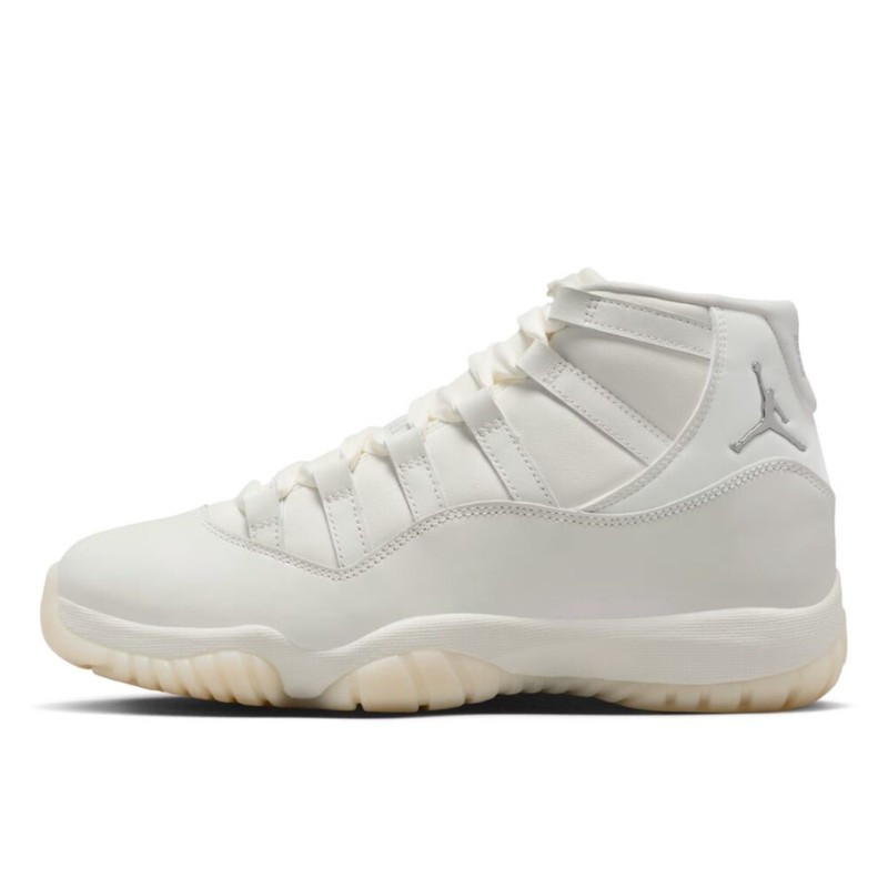 Air Jordan 11 Retro Pearl - 1