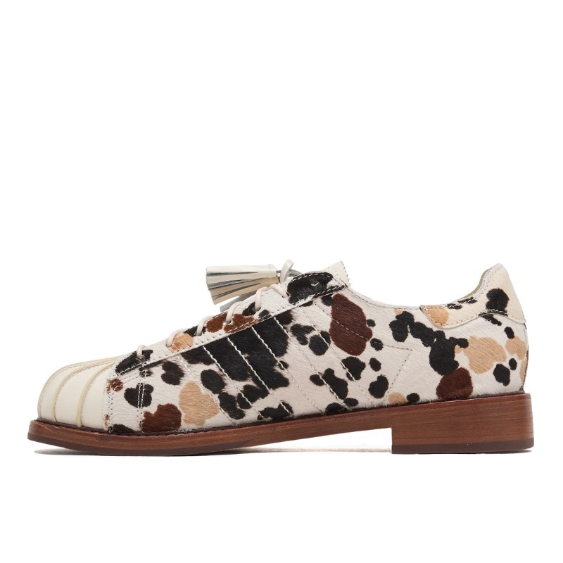 adidas Superstar Dress Shoe CLOT by Edison Chen Cow Print, vue de côté