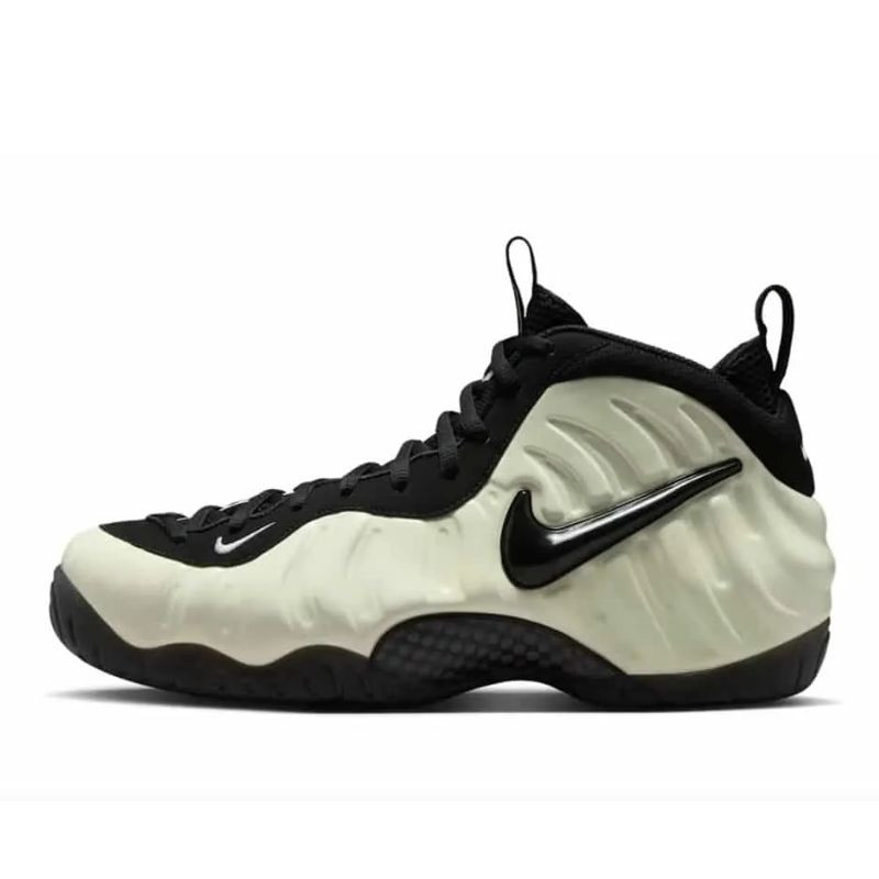 Nike Air Foamposite Pro Glow-In-The-Dark - 1