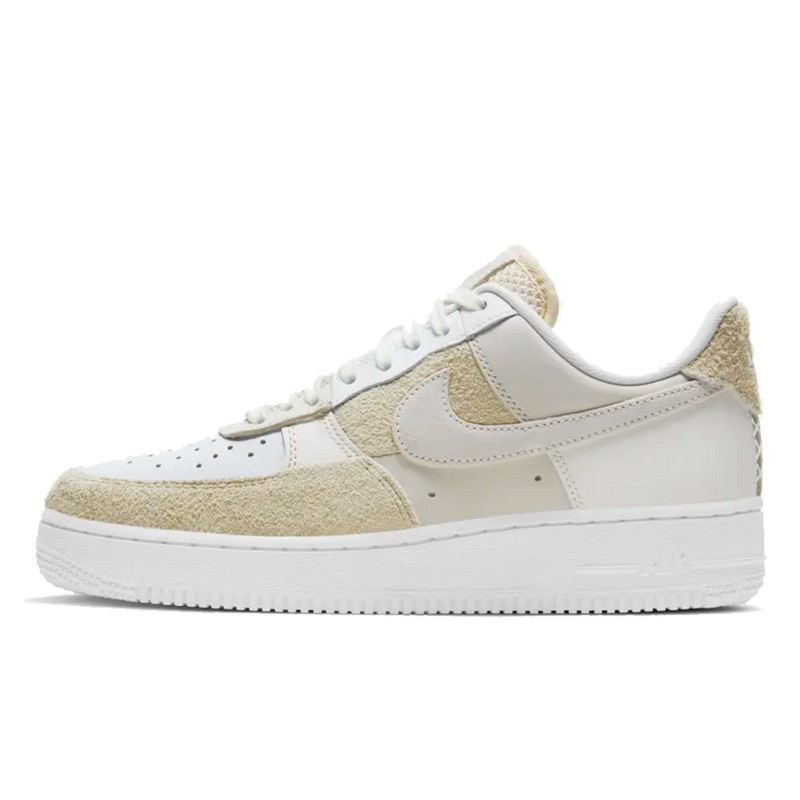 Nike Air Force 1 07 Coconut Milk, vue de côté