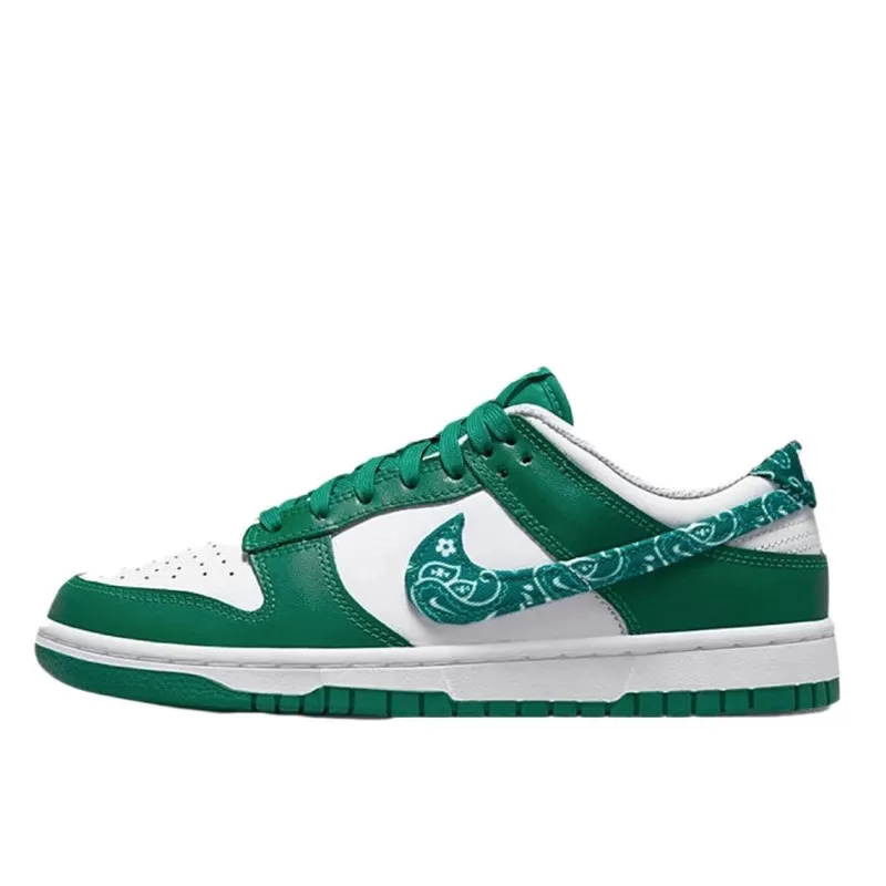 Nike Dunk Low Essential...